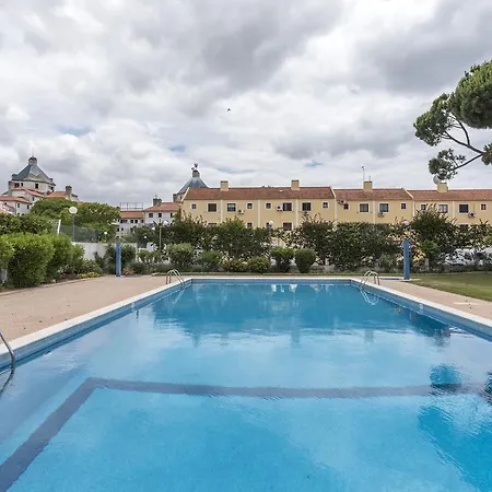 Checkincheckout Flat With Pool Appartement
