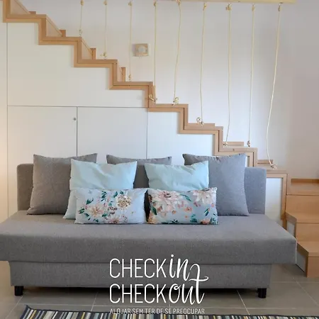 Checkincheckout Flat With Pool